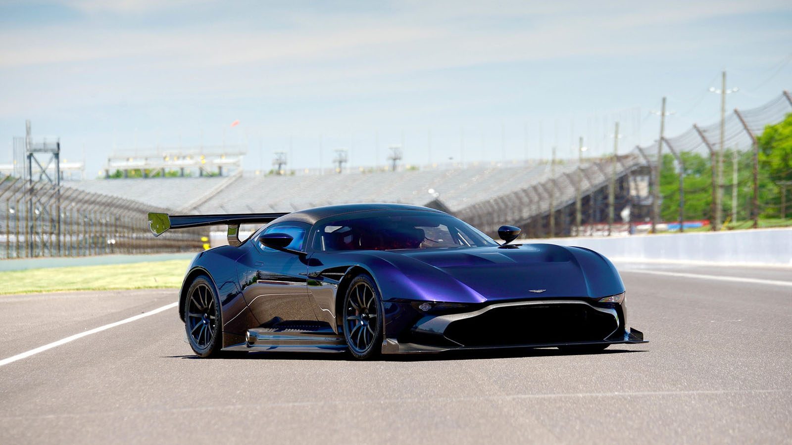 aston-martin-vulcan-mecum-08