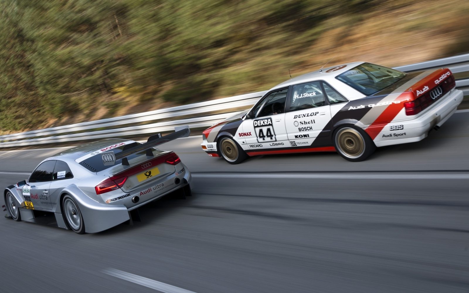 audi_racing_car_back_view_old_and_new_rate_hd-wallpaper-371827